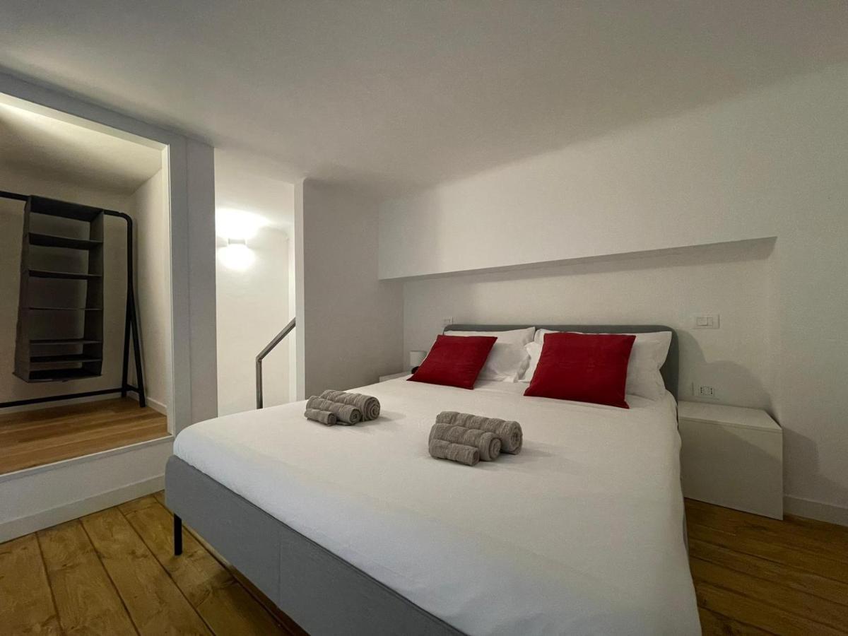 Navigli Design Loft - 7 Stops From Duomo, Ac, Netflix Apartment Милано Екстериор снимка